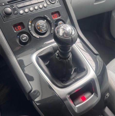 Peugeot 5008 image 9
