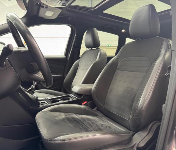 Ford Kuga image 9