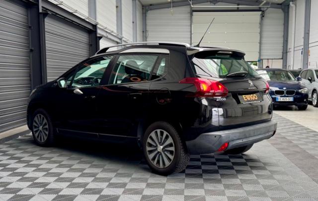 Peugeot 2008 image 2