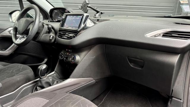 Peugeot 2008 image 7