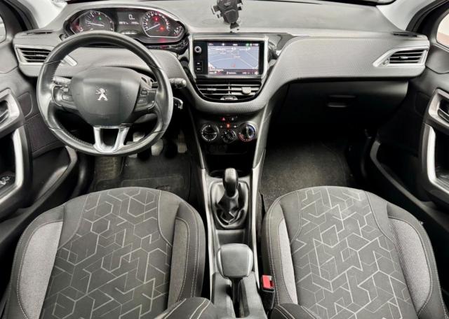 Peugeot 2008 image 8