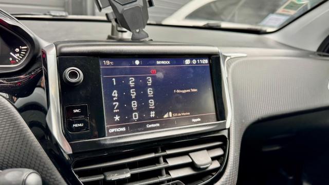 Peugeot 2008 image 6