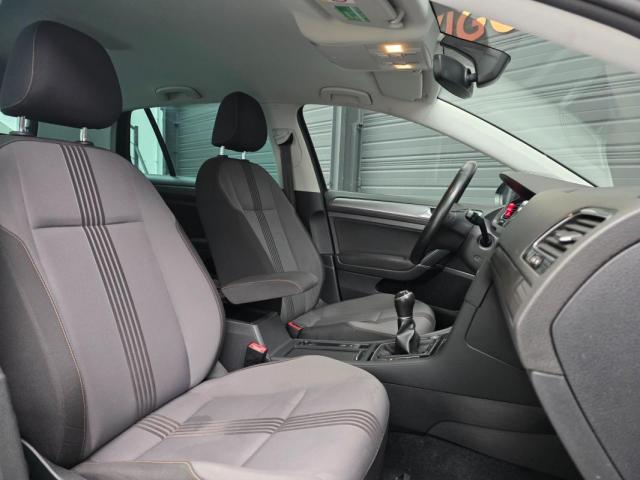 Volkswagen Golf image 9
