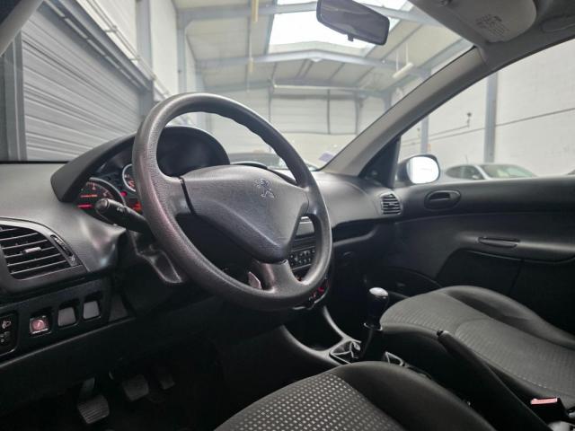 Peugeot 206+ image 2