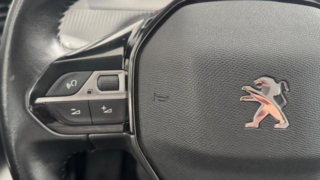 Peugeot 208 image 1