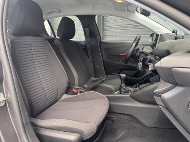 Peugeot 208 image 6