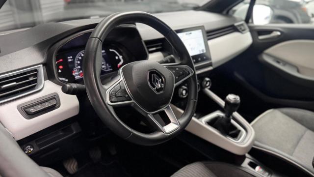 Renault Clio image 9