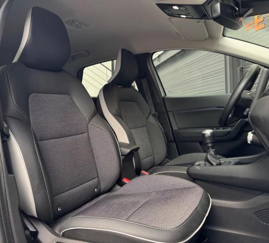 Renault Captur image 1