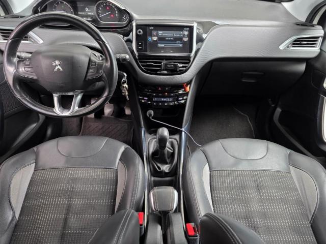 Peugeot 2008 image 2