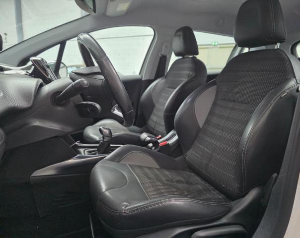 Peugeot 2008 image 5