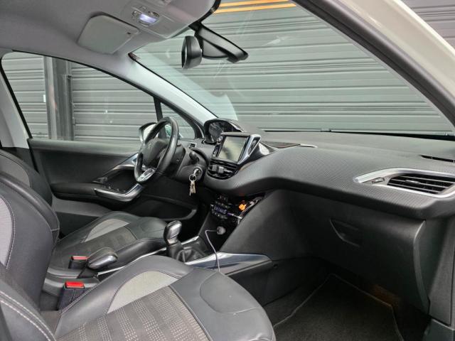 Peugeot 2008 image 3