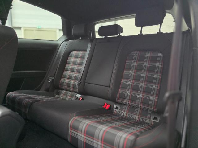 Volkswagen Golf image 8