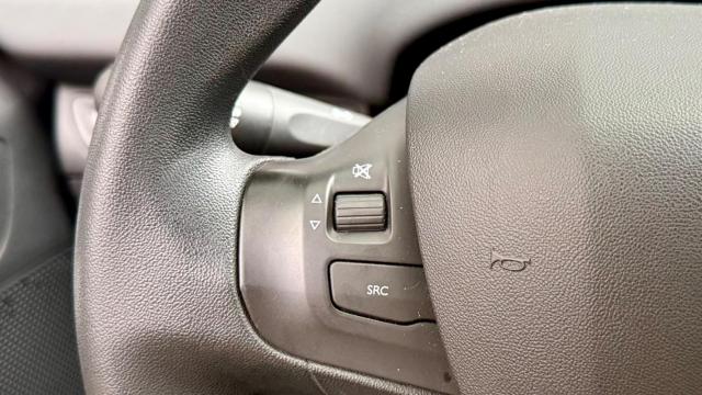 Peugeot 208 image 9