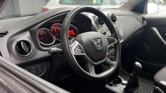 Dacia Logan image 2