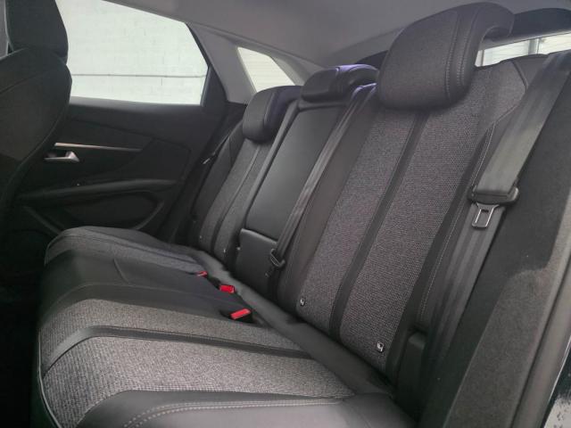 Peugeot 3008 image 2