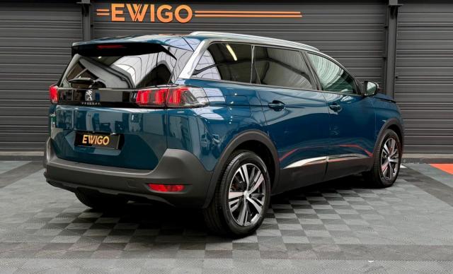 Peugeot 5008 image 1