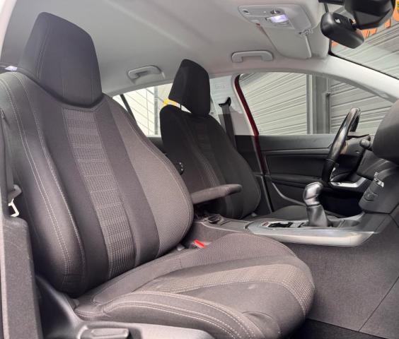Peugeot 308 image 9