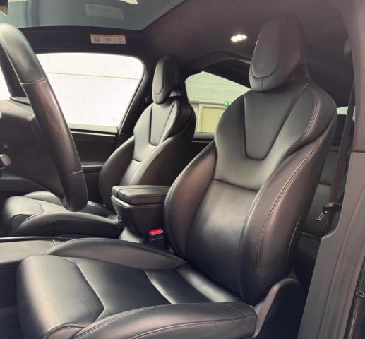 Tesla Model X image 8