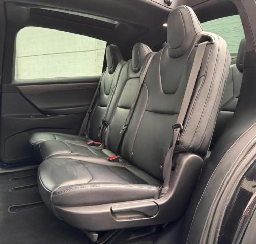 Tesla Model X image 3