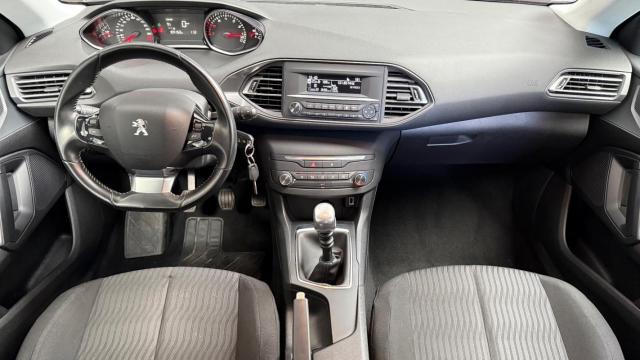 Peugeot 308 image 2