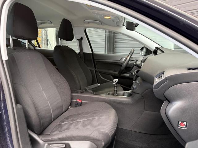 Peugeot 308 image 3
