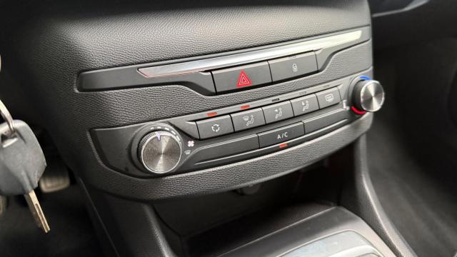 Peugeot 308 image 7