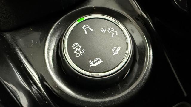 Peugeot 2008 image 6