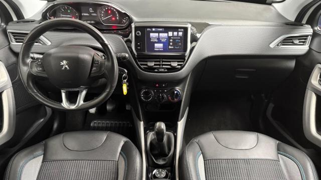 Peugeot 2008 image 3