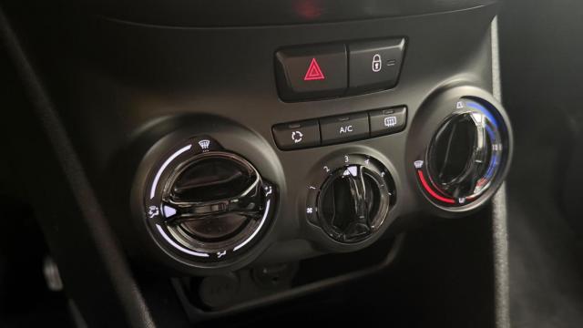Peugeot 2008 image 8