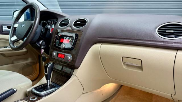 Ford Focus image 8