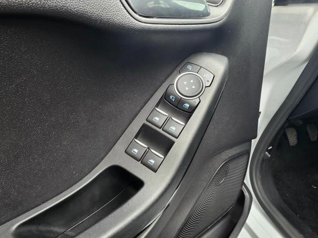 Ford Fiesta image 6