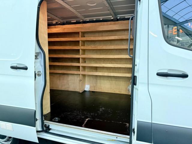 Mercedes Benz Sprinter image 6