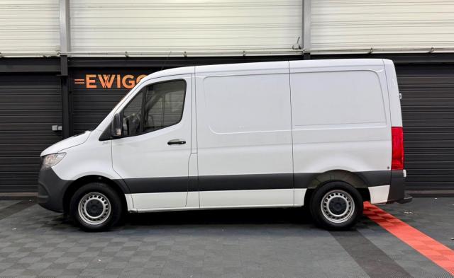 Mercedes Benz Sprinter image 1