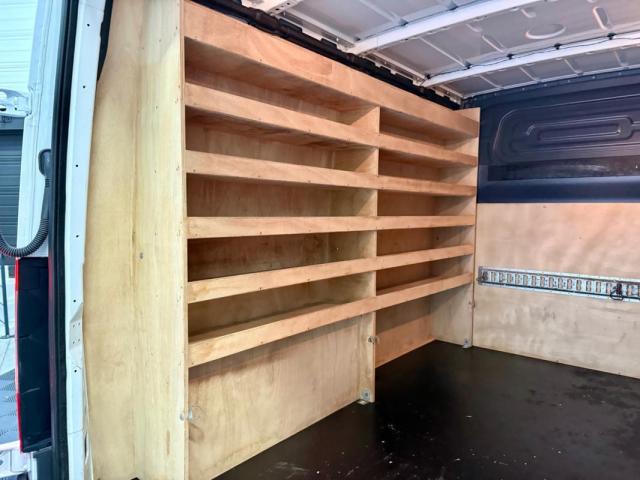 Mercedes Benz Sprinter image 9