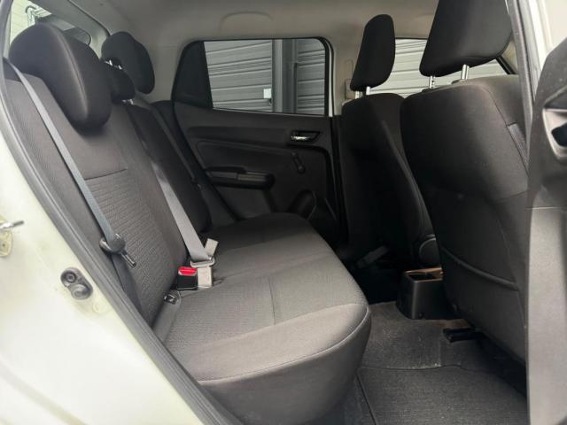Suzuki Swift image 9