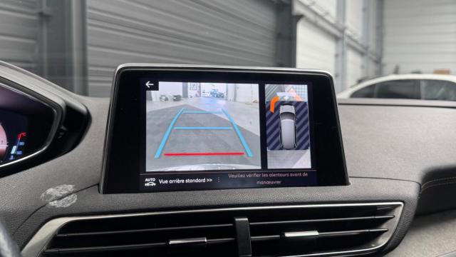 Peugeot 5008 image 1