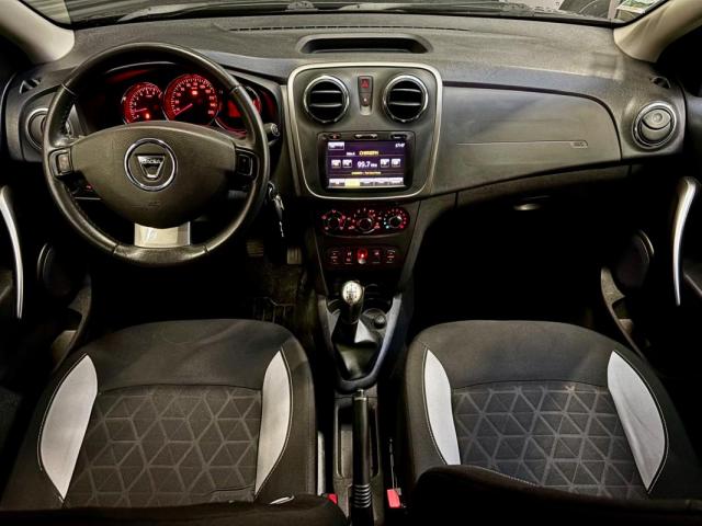 Dacia Sandero image 1