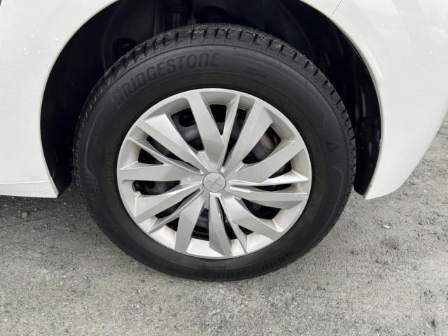 Peugeot 208 image 1