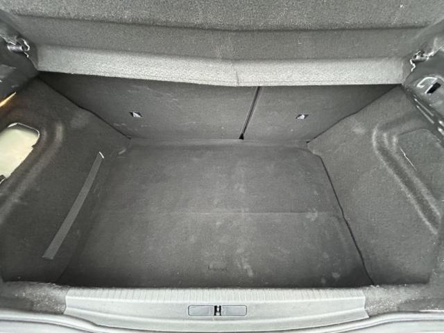 Peugeot 208 image 6