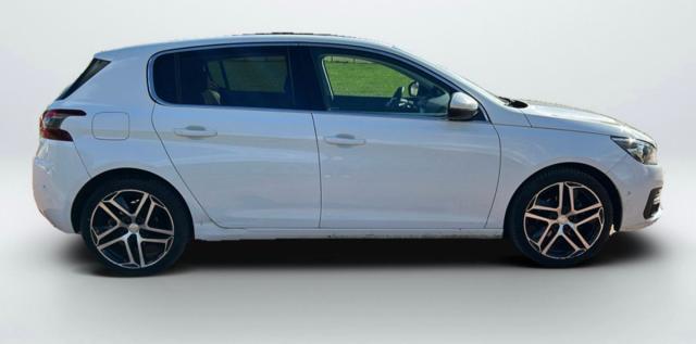 Peugeot 308 image 1