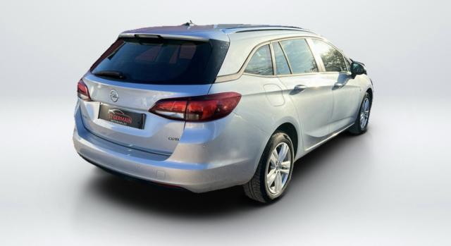 Opel Astra Sports Tourer image 8