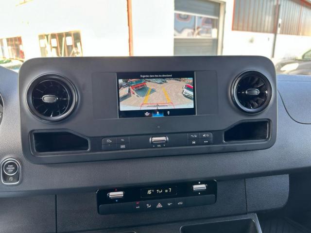 Mercedes Benz Sprinter image 9