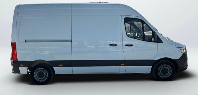 Mercedes Benz Sprinter image 1