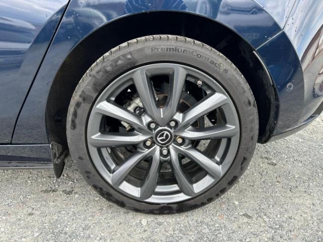 Mazda 3 image 2