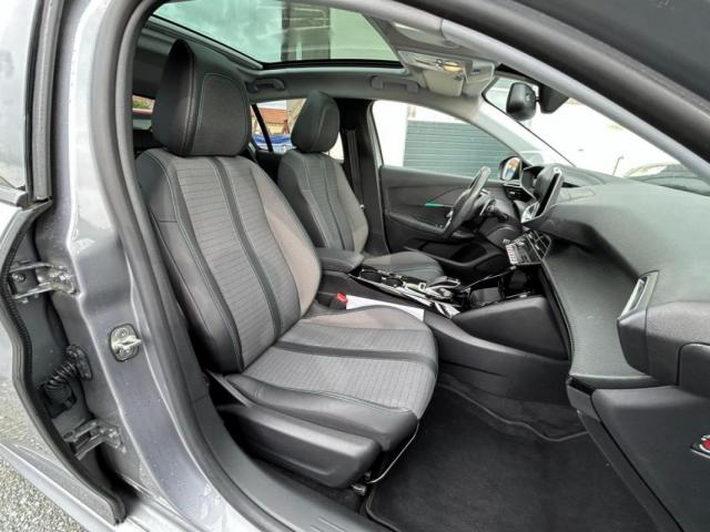 Peugeot 208 image 7
