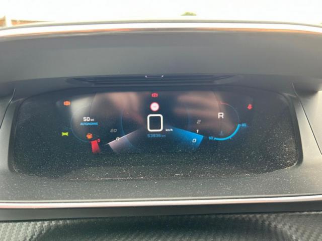 Peugeot 208 image 6