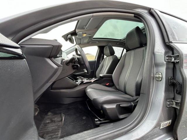 Peugeot 208 image 9