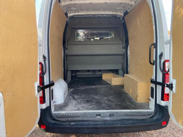 Renault Master image 2