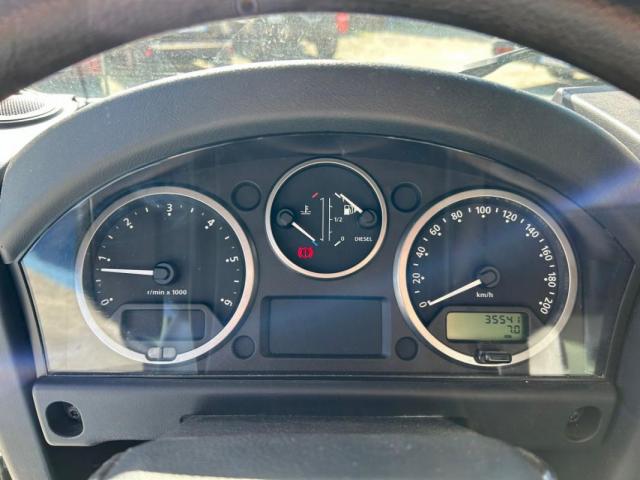 Land Rover Defender image 5