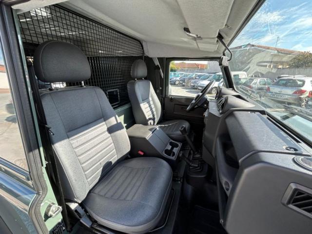 Land Rover Defender image 1